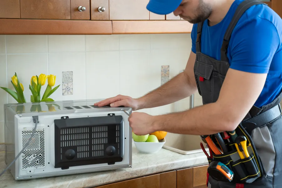 Common Microwave Problems That Require Expert Assistance Channelview, TX